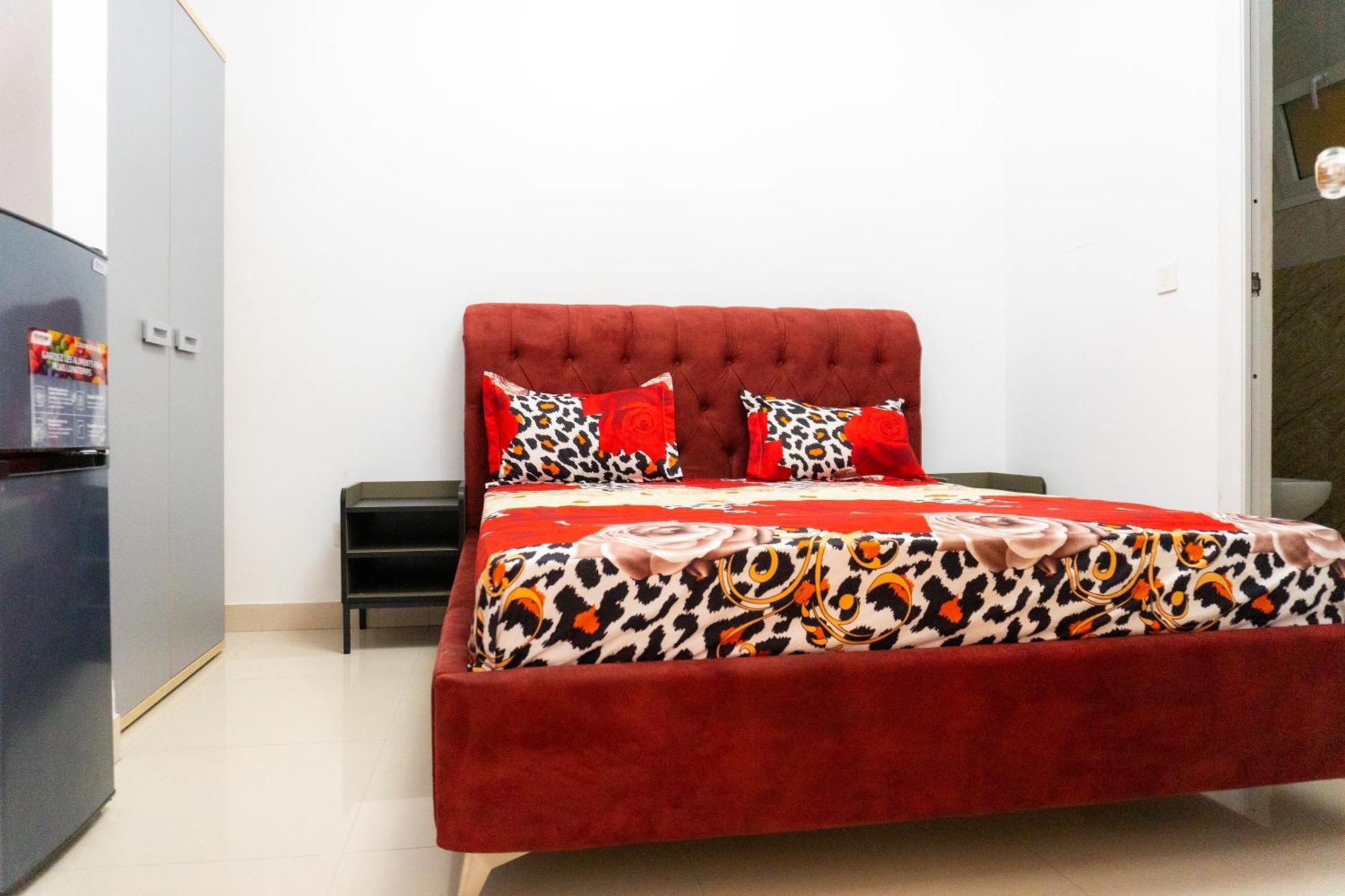 דקר Chambres Meublees Avenue Cheikh Anta Diop מראה חיצוני תמונה