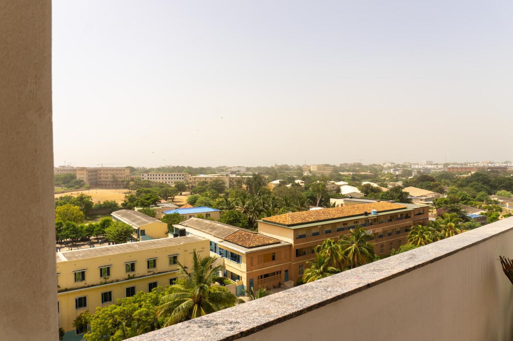דקר Chambres Meublees Avenue Cheikh Anta Diop מראה חיצוני תמונה