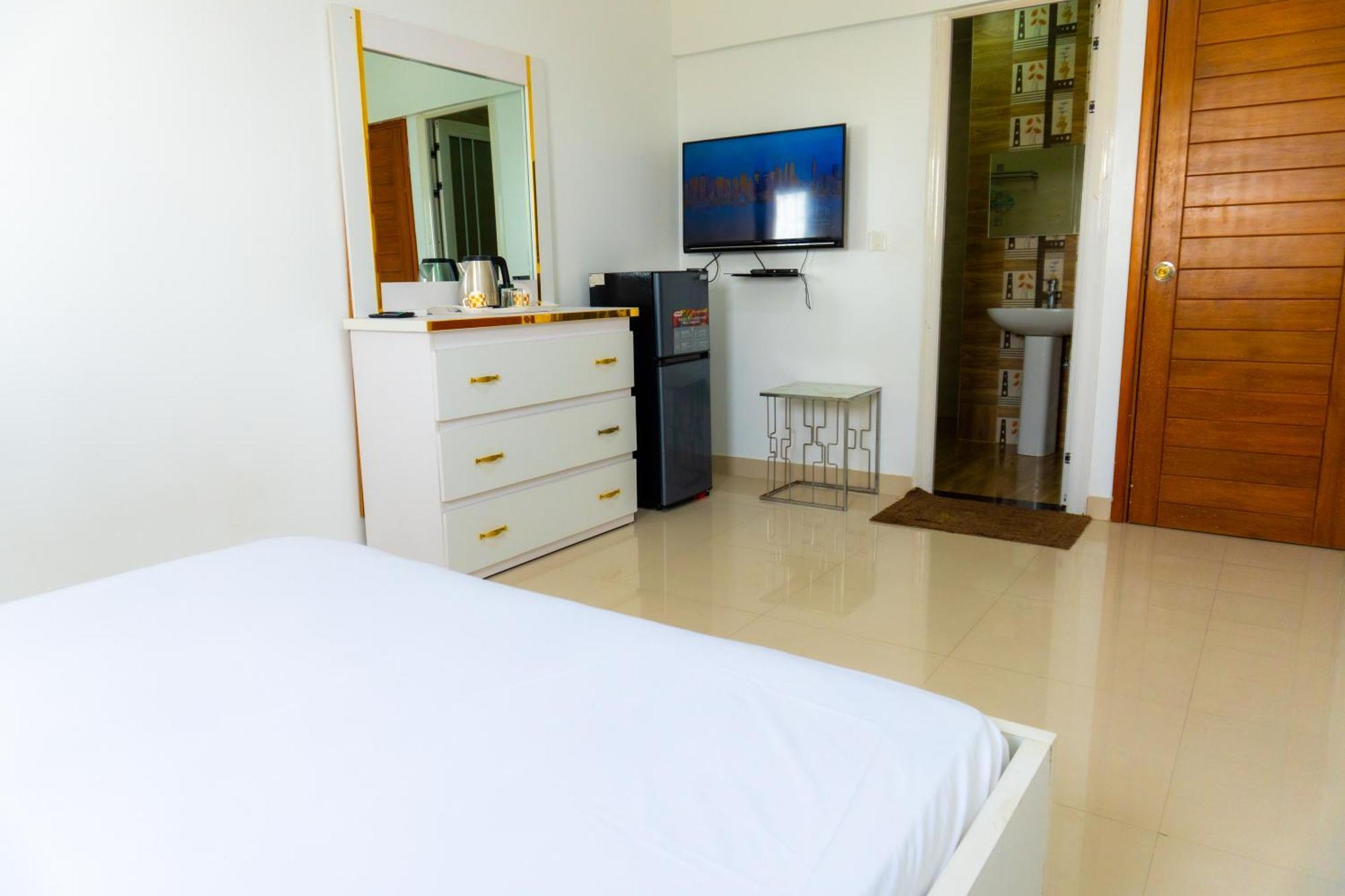 דקר Chambres Meublees Avenue Cheikh Anta Diop מראה חיצוני תמונה